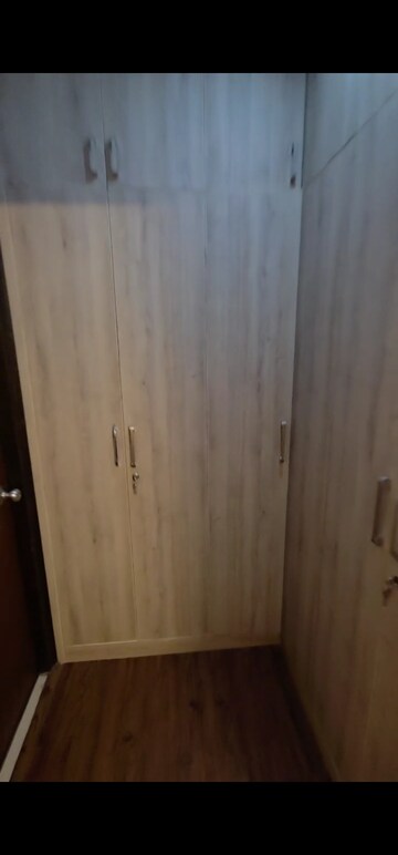 Furnished Amenities in 3 BHK Apartment at Indiabulls Centrum Park, Sector 103 – for Rent