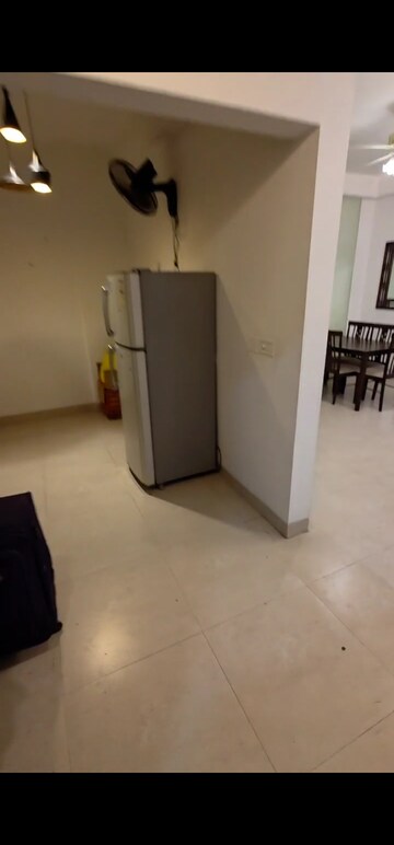 Room in 3 BHK Apartment at Indiabulls Centrum Park, Sector 103 – for Rent