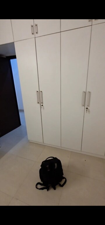 Furnished Amenities in 3 BHK Apartment at Indiabulls Centrum Park, Sector 103 – for Rent
