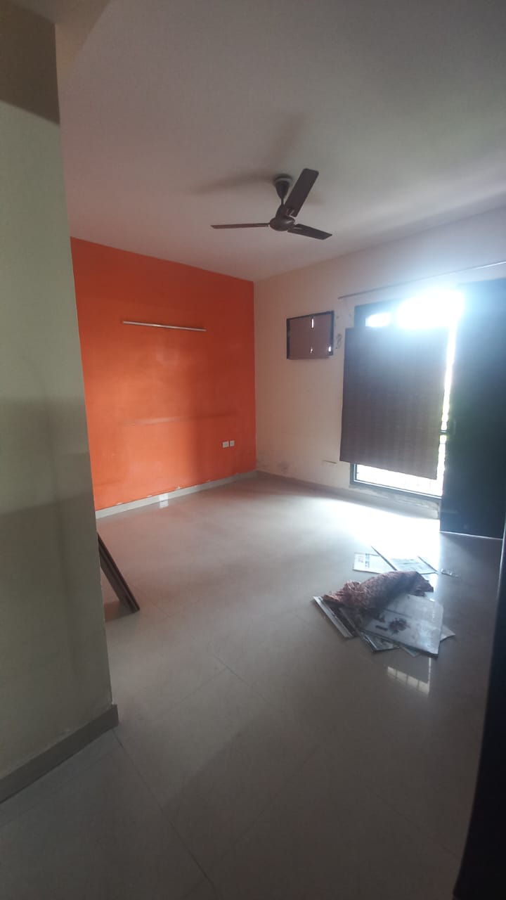 2 BHK + Pooja Room 1250 Sq.Ft. Independent House in RWA Apartments Sector 72