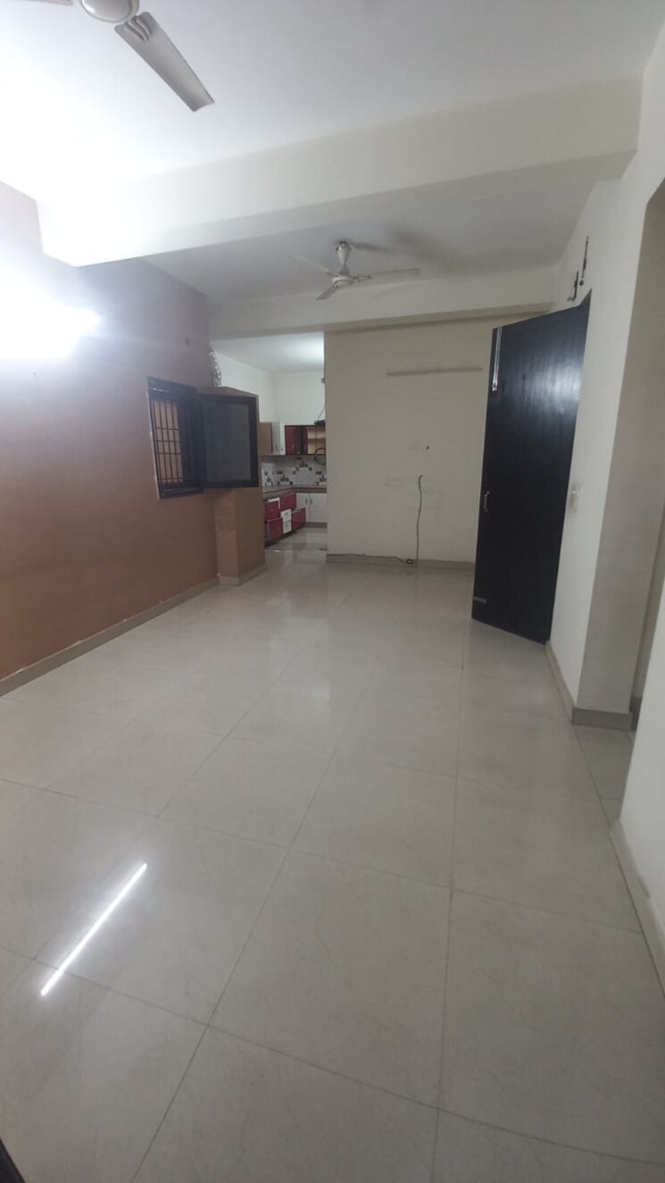 Room, rwa-apartments-sector-72 2 Bedroom 1250 Sq.Ft. Independent House In Sector 72 Noida 8784391