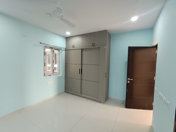 Room in 3 BHK Apartment at Rajapushpa Provincia, Narsingi – for Rent