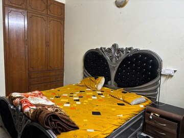 Master Bedroom in 3 BHK Builder Floor at Shipra Sun Tower, Shipra Suncity – for Rent