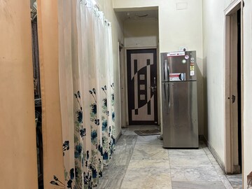 Building Lobby in 3 BHK Builder Floor at Shipra Sun Tower, Shipra Suncity – for Rent