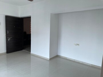 Room in 1 BHK Apartment at Metropolis Rivera, Kasarvadavali – for Rent