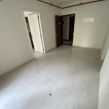 Room in 1.5 BHK Apartment at Runwal Gardens Phase 2, Kalyan Shilphata Road – for Rent