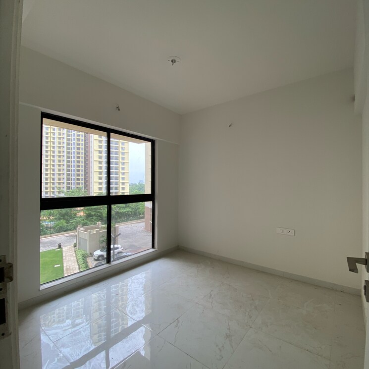 Room, runwal-gardens-phase-2 1.5 Bedroom 535 Sq.Ft. Apartment In Kalyan Shilphata Road Thane 8784429