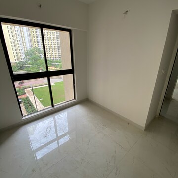 Room in 1.5 BHK Apartment at Runwal Gardens Phase 2, Kalyan Shilphata Road – for Rent