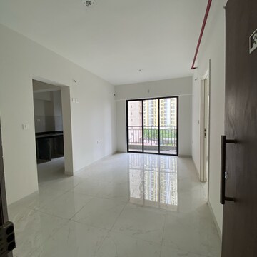 Room in 1.5 BHK Apartment at Runwal Gardens Phase 2, Kalyan Shilphata Road – for Rent