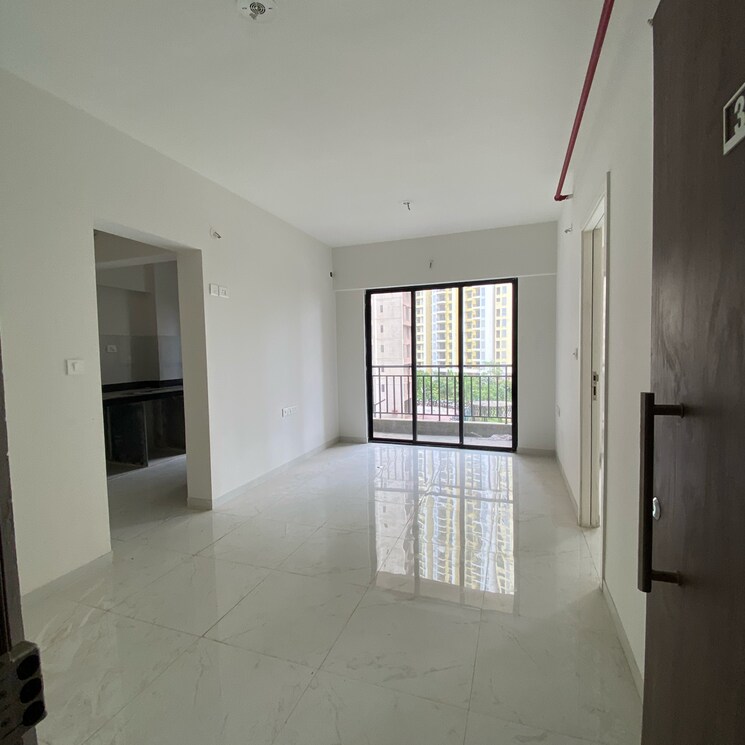 Room, runwal-gardens-phase-2 1.5 Bedroom 535 Sq.Ft. Apartment In Kalyan Shilphata Road Thane 8784429