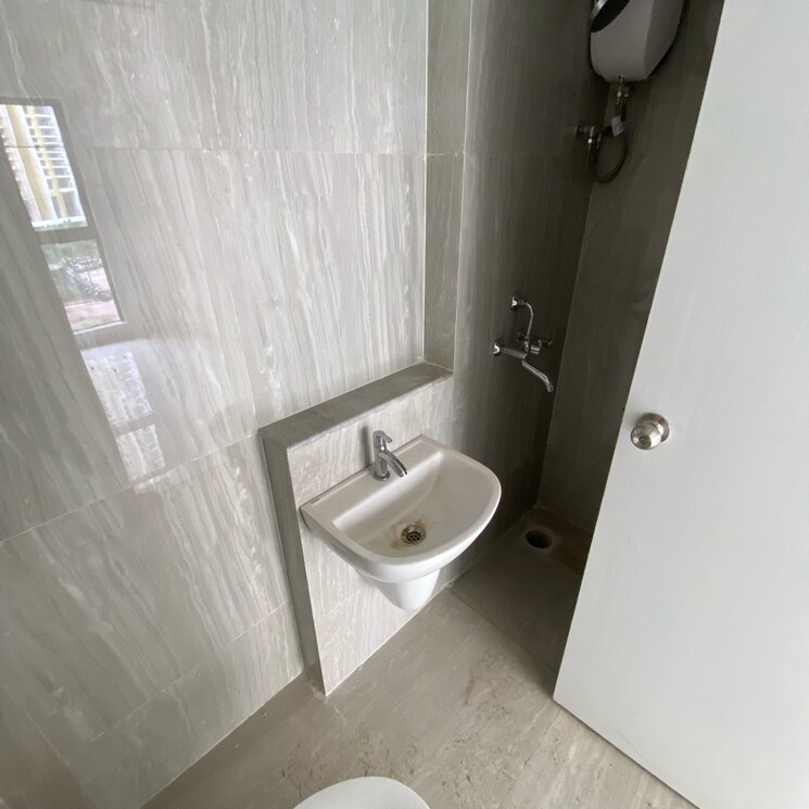Bathroom, runwal-gardens-phase-2 1.5 Bedroom 535 Sq.Ft. Apartment In Kalyan Shilphata Road Thane 8784429