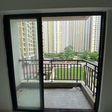 1.5 BHK Apartment For Rent in Runwal Gardens Phase 2, Kalyan Shilphata Road