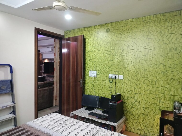 Bedroom, shakti khand 3 Bedroom 1200 Sq.Ft. Builder Floor In Shakti Khand Ghaziabad 8784430