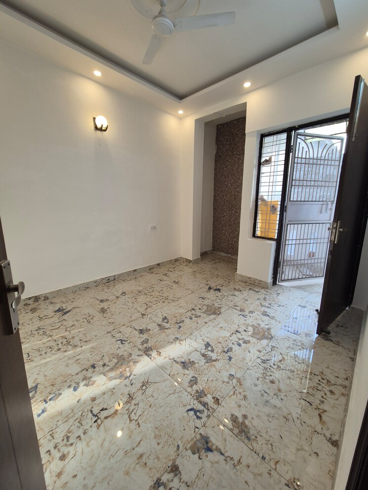 Balcony, green fields colony 4 Bedroom 350 Sq.Yd. Builder Floor In Green Fields Colony Faridabad 8784450