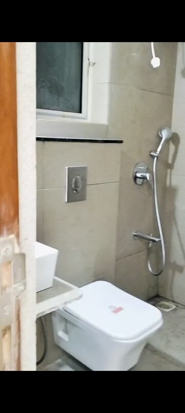 Furnished Amenities in 3 BHK Apartment at Url 46 Juhu, Juhu – for Rent