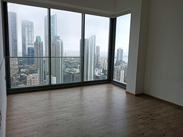 Room in 4 BHK Apartment at Rustomjee Crown, Prabhadevi – for Rent
