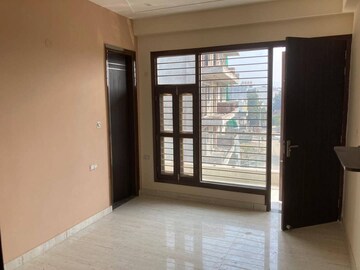 Room in 2.5 BHK Apartment at M2K The White House, Sector 57 – for Rent