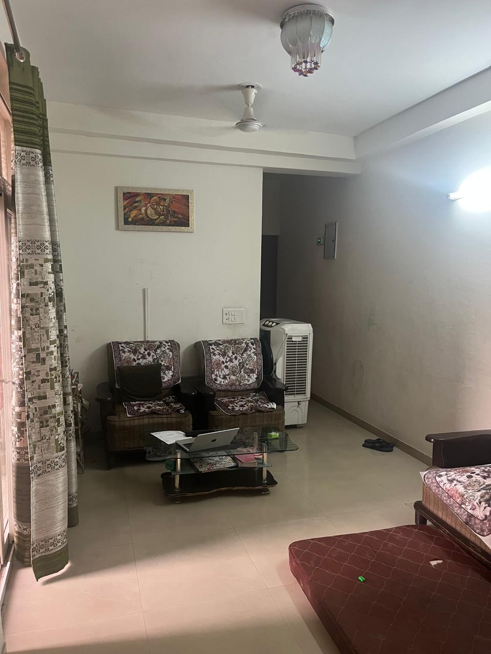 2.5 BHK + Study Room Apartment For Rent in Mahagun Mywoods