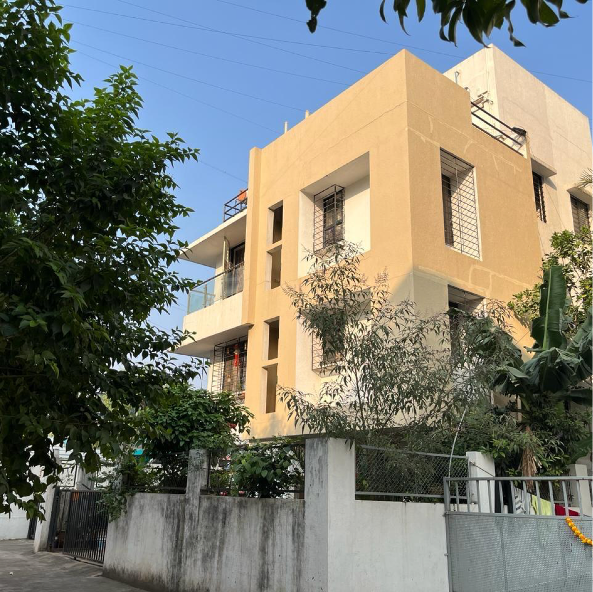 3 BHK + Pooja Room,Servant Room,Extra Room 2000 Sq.Ft. Villa in Vrindavan Paradise