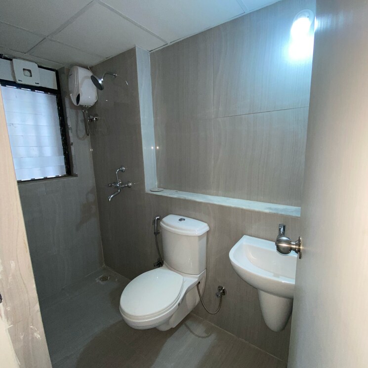 Bathroom, runwal-gardens-phase-i 1 Bedroom 447 Sq.Ft. Apartment In Kalyan Shilphata Road Thane 8784493