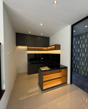 Kitchen in 3 BHK Builder Floor at Sector 33 – for Sale