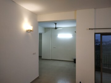 Room in 3 BHK Apartment at Ansal Sushant Estate, Sector 52 – for Rent