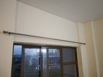 Room in 3 BHK Apartment at Ansal Sushant Estate, Sector 52 – for Rent