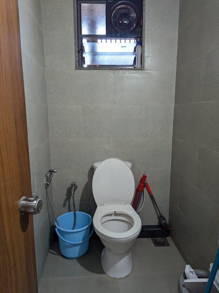 Bathroom, shilp-one Commercial Office Space 1635 Sq.Ft. In Shilaj Ahmedabad 8784524