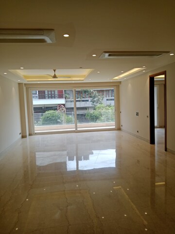 Room in 4 BHK Builder Floor at Navjeevan Vihar – for Sale