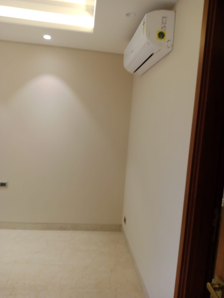 Room, navjeevan vihar 4 Bedroom 1800 Sq.Ft. Builder Floor In Navjeevan Vihar Delhi 8784625