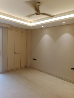 Room in 4 BHK Builder Floor at Navjeevan Vihar – for Sale