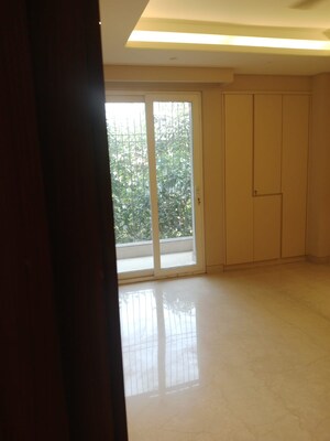 Room in 4 BHK Builder Floor at Navjeevan Vihar – for Sale