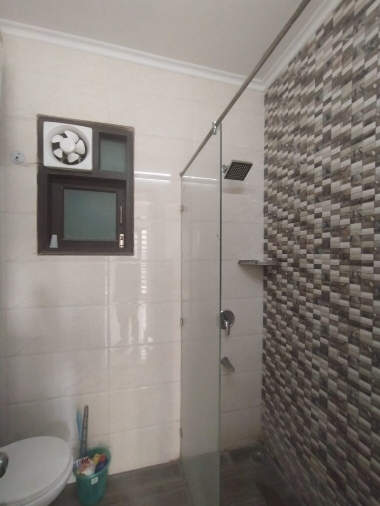 Bathroom, ireo-the-corridors 2 Bedroom 1484 Sq.Ft. Apartment In Sector 67a Gurgaon 8784635