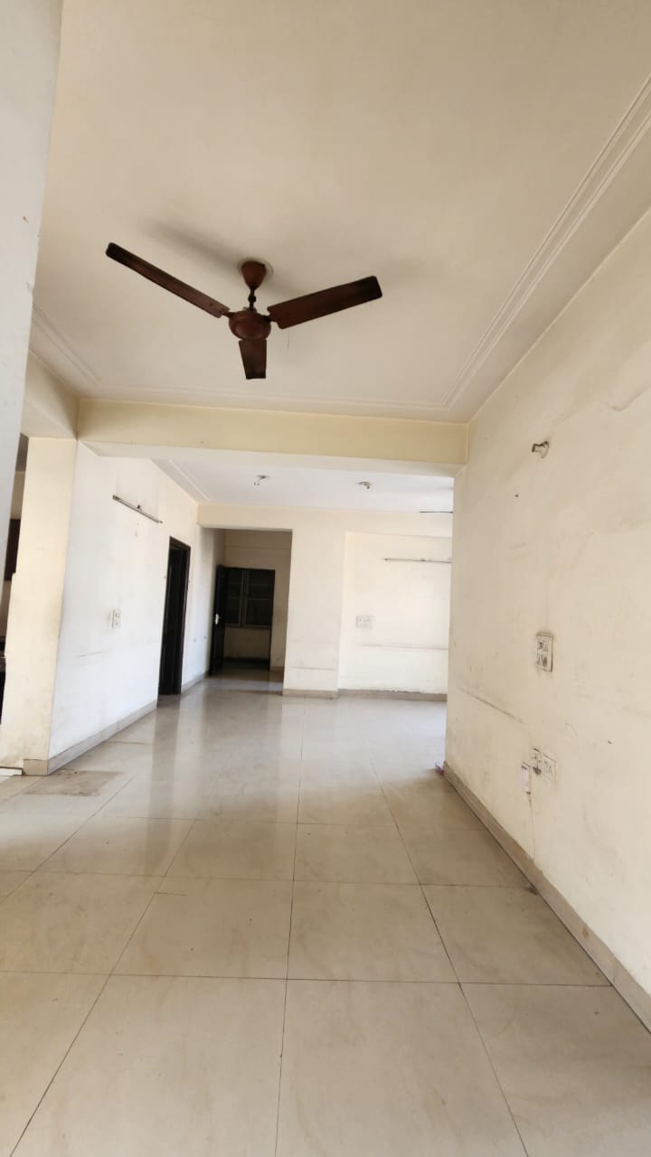 3 BHK + Extra Room Apartment For Rent in Sethi Max City