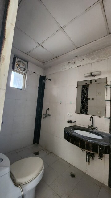 Bathroom in 3 BHK Apartment at Sethi Max City, Vaishali Sector 9 – for Rent