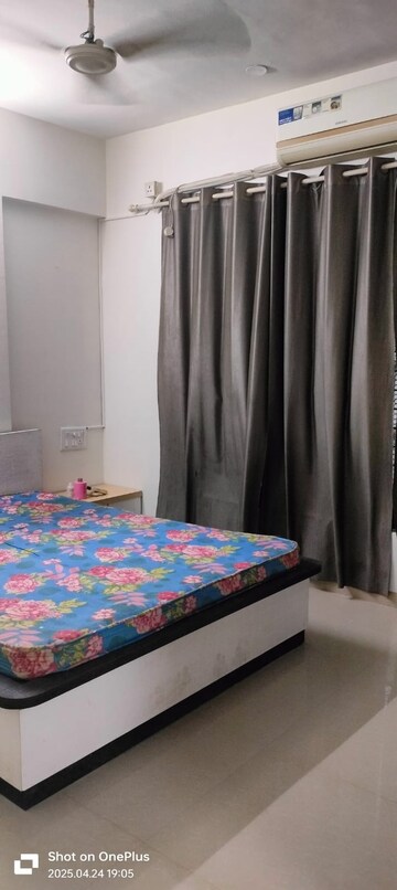 Bedroom in 2 BHK Apartment at Gold Crest Apartment Chembur, Chembur – for Rent
