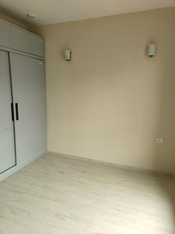 Room in 2 BHK Apartment at M3M Heights, Sector 65 – for Sale