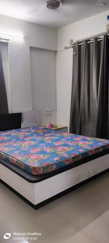 Bedroom in 2 BHK Apartment at Gold Crest Apartment Chembur, Chembur – for Rent