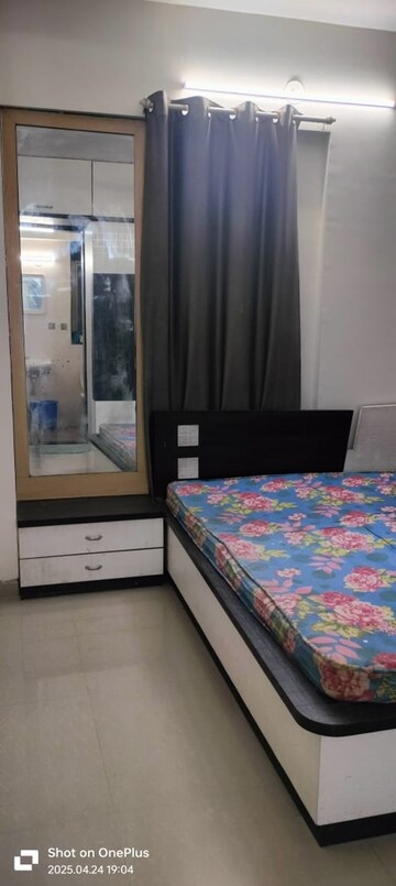 Bedroom in 2 BHK Apartment at Gold Crest Apartment Chembur, Chembur – for Rent