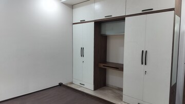 Room in 3 BHK Apartment at Jubilee Hills – for Rent