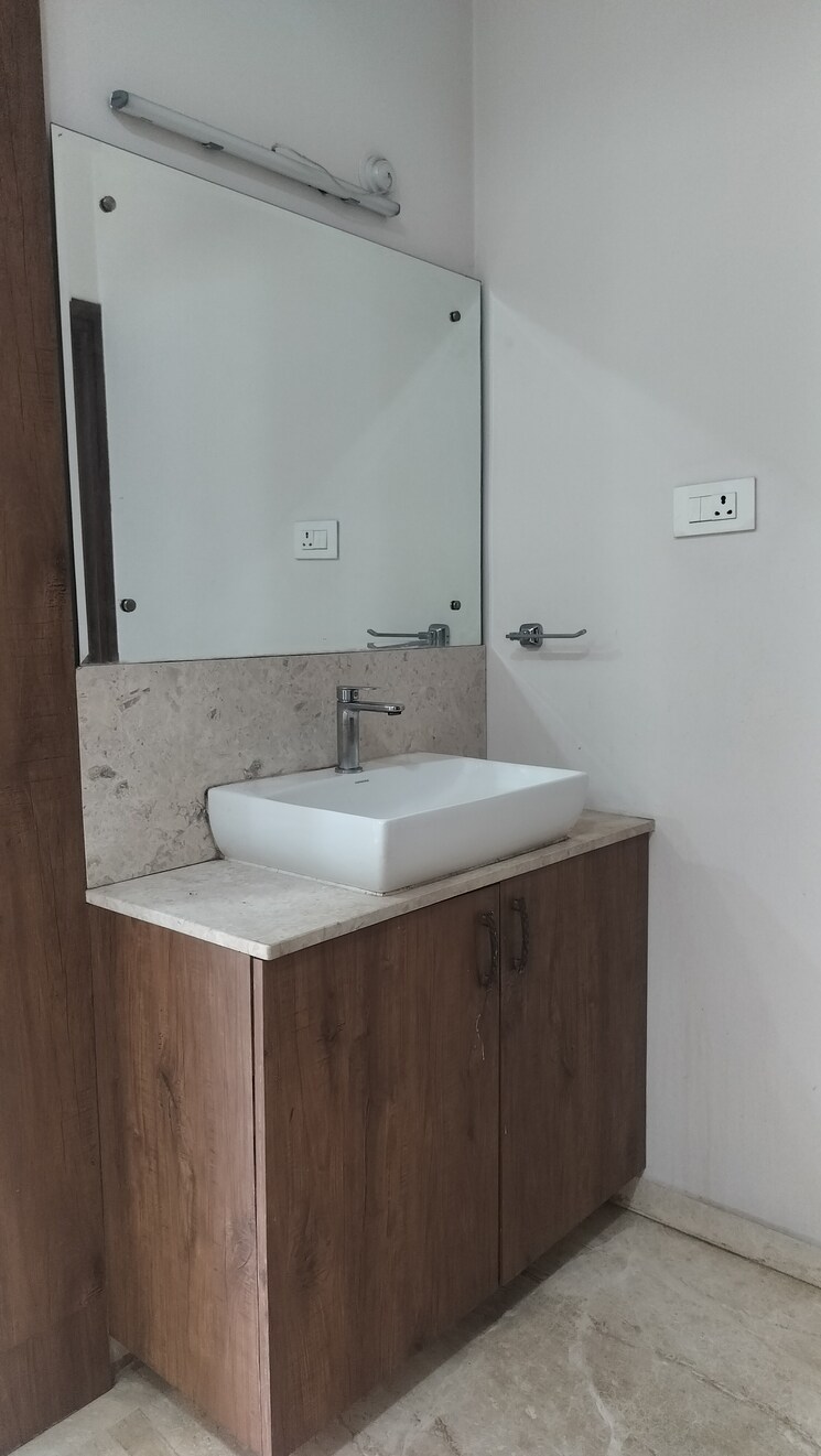 Bathroom, jubilee hills 3 Bedroom 1800 Sq.Ft. Apartment In Jubilee Hills Hyderabad 8784683