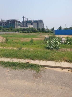  Plot For Sale in Wave City