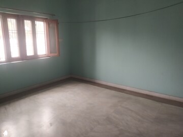 Room in 3 BHK Independent House at Siyana Road – for Rent