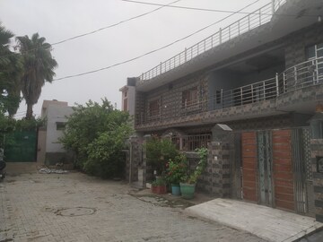 3 BHK Independent House – Exterior View View at Siyana Road - for Rent