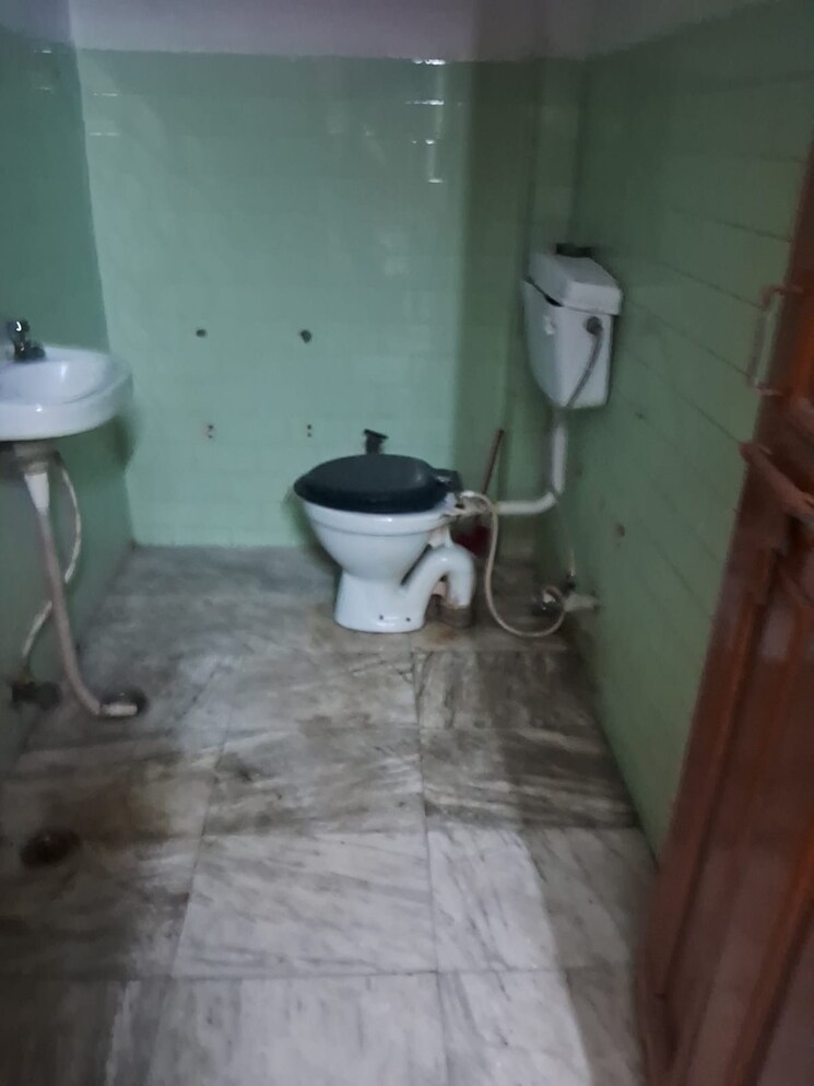 Bathroom, sector 19 2 Bedroom 1000 Sq.Ft. Builder Floor In Sector 19 Noida 8784707