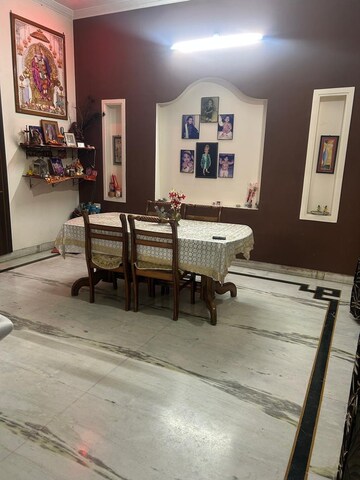 Living Room in 2 BHK Apartment at Gomti Nagar – for Rent
