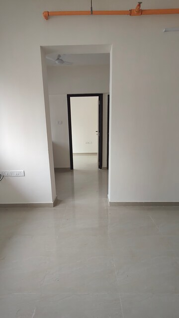 Room in 1 BHK Apartment at Satellite Garden, Goregaon East – for Rent