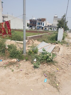  Plot For Sale in Wave City