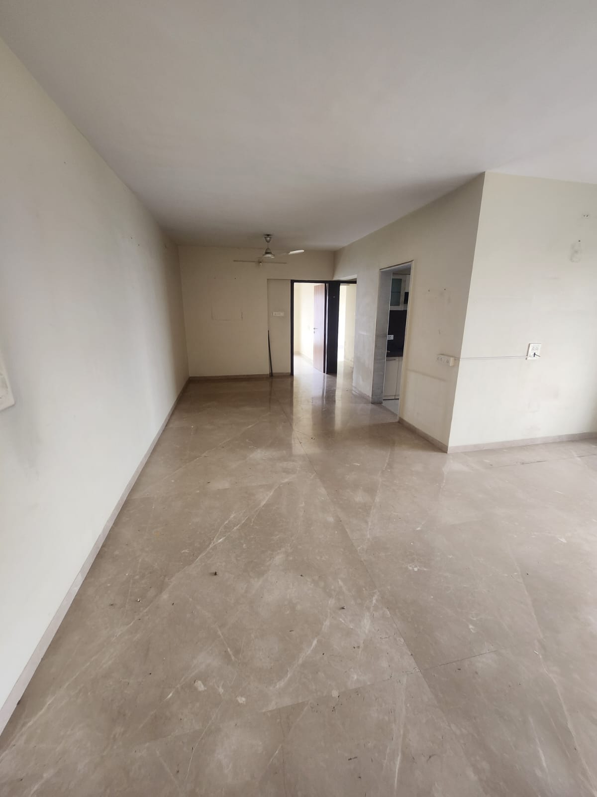 2 BHK 750 Sq.Ft. Apartment in Sabri Building Apartment