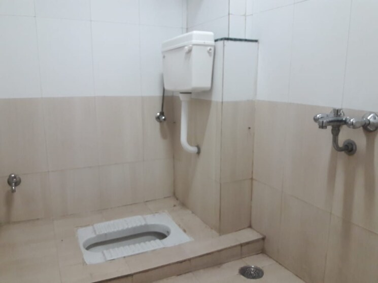 Bathroom, thane west Pg For Girls In Thane West 8784752